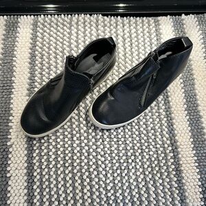 Time and Tru Black Ankle Booties Shoe